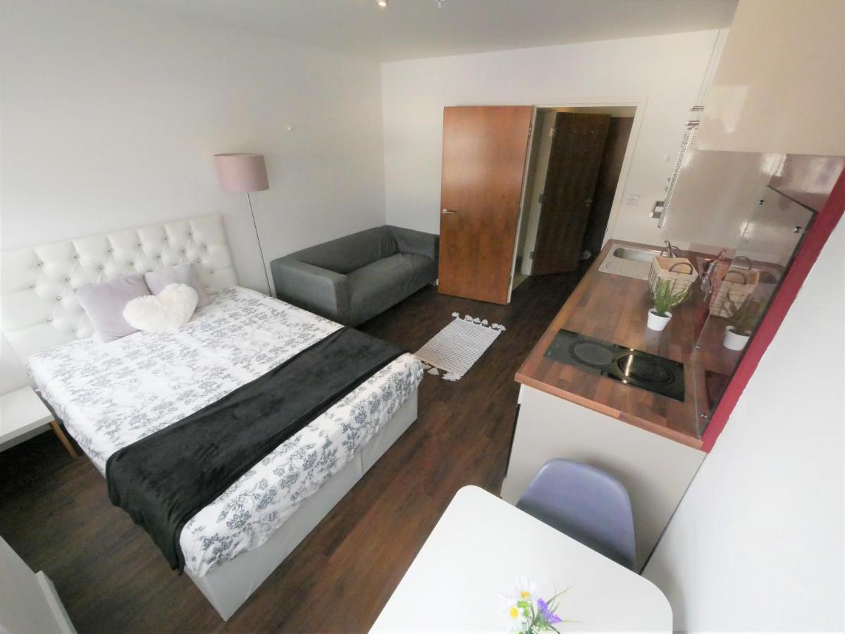 Hill House Holiday Apartments Борнмут Экстерьер фото