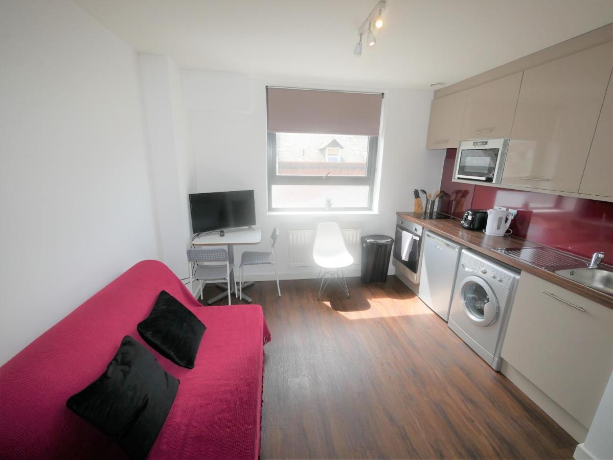 Hill House Holiday Apartments Борнмут Экстерьер фото