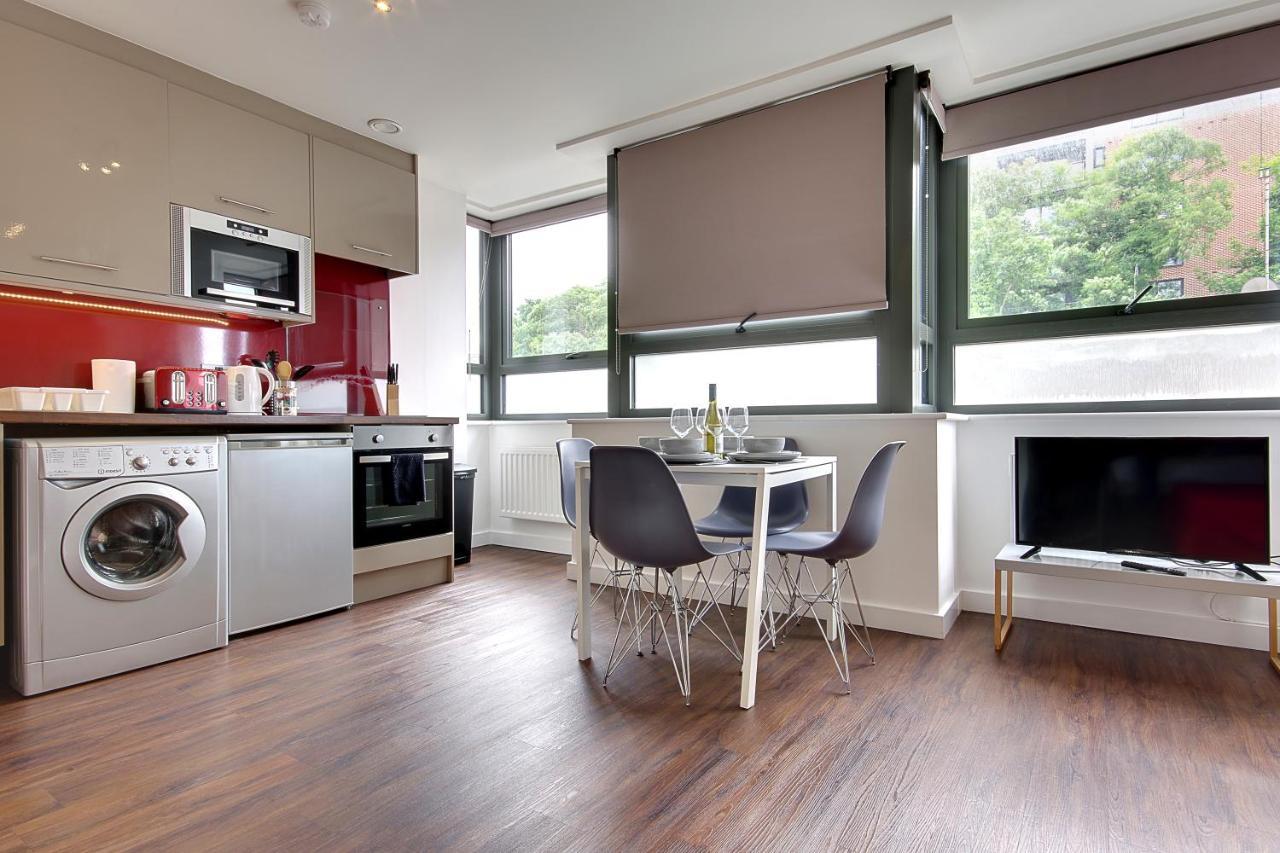 Hill House Holiday Apartments Борнмут Экстерьер фото