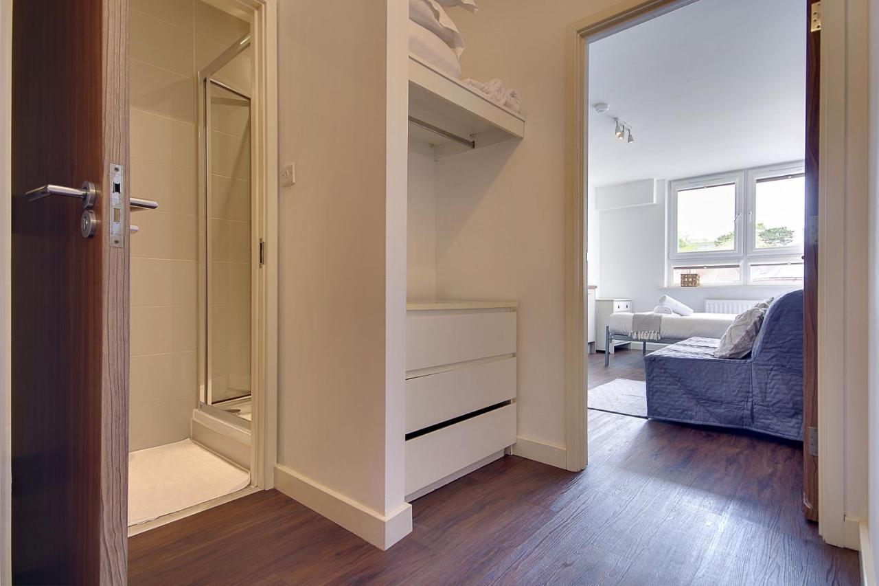 Hill House Holiday Apartments Борнмут Экстерьер фото