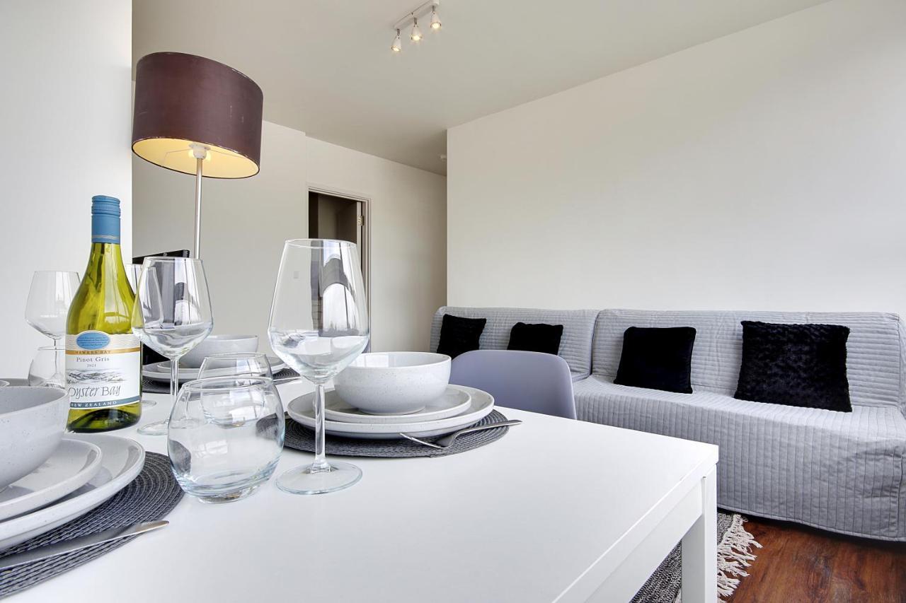 Hill House Holiday Apartments Борнмут Экстерьер фото
