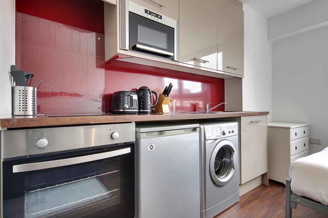 Hill House Holiday Apartments Борнмут Экстерьер фото